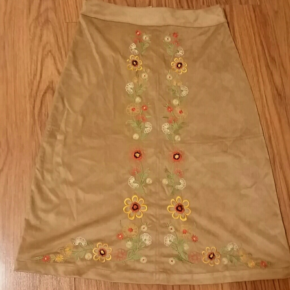Beautiful suede like midi skirt Sz. 6